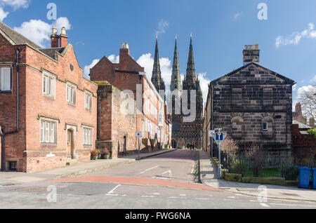 L'étroite menant à la Cathédrale de Lichfield Banque D'Images