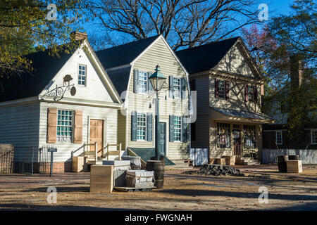 Maisons coloniales dans le quartier historique de Williamsburg, Virginie, États-Unis d'Amérique, Amérique du Nord Banque D'Images