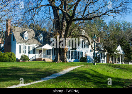 Maisons coloniales dans le quartier historique de Williamsburg, Virginie, États-Unis d'Amérique, Amérique du Nord Banque D'Images