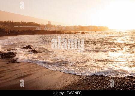 Playa Jardin, Punta Brava au coucher du soleil, Puerto de la Cruz, Tenerife, Canaries, Espagne, Europe, Atlantique Banque D'Images