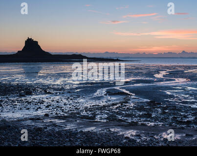 Une vue sur la Ouse à Château de Lindisfarne, Holy Island, Northumberland, Angleterre, Royaume-Uni, Europe Banque D'Images