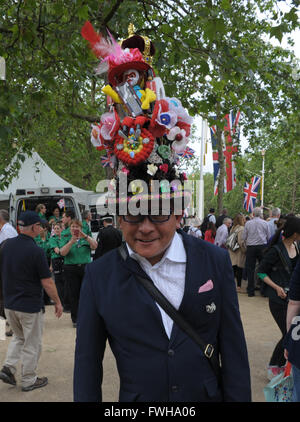 Londres, Royaume-Uni. 11 Juin, 2016. Salazar-Grant chito, 51, l'homme au chapeau de Battersea, la Parade du couleur à Horse Guards Parade ici 11 juin 2016. HUGH ALEXANDER/Alamy Live News Banque D'Images