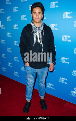 Sydney, Australie - 12 juin 2016 : VIP's et célébrités à pied et de poser pour des photos sur le tapis rouge de l'avant de la première du film australien Mahana qui a eu lieu au cours de la Sydney Film Festival. En image Akuhata mjmediabox Crédit : Keefe /Alamy Live News Banque D'Images