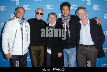 Sydney, Australie - 12 juin 2016 : VIP's et célébrités à pied et de poser pour des photos sur le tapis rouge de l'avant de la première du film australien Mahana qui a eu lieu au cours de la Sydney Film Festival. Credit : mjmediabox /Alamy Live News Banque D'Images