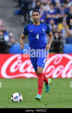 Adil Rami (FRA), 10 juin 2016 - Football : UEFA EURO 2016 match du groupe A entre la France 2-1 Roumanie au Stade de France à Saint-Denis, Paris, France. (Photo par aicfoto/AFLO) Banque D'Images