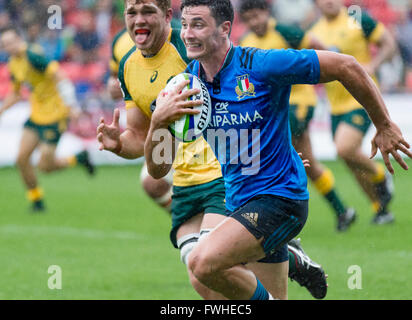 Manchester, UK. 11 Juin, 2016. Matteo Minozzi de l'Italie en action pendant le championnat de Rugby U20 entre l'Australie contre l'Italie au stade AJ Bell à Manchester, en Angleterre. Credit : Taka Wu/Alamy Live News Banque D'Images