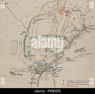 Cette publication détaille la campagne de 1805 à Ulm, dans le cadre de la guerre de la troisième Coalition, où les forces françaises dirigées par Napoléon ont vaincu de manière décisive l'armée autrichienne. Il fournit un compte rendu historique de la stratégie militaire, des batailles clés et de l'issue du conflit. Banque D'Images