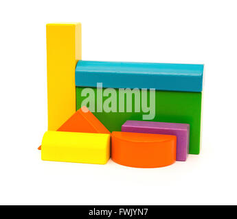 Autre couleur et forme des blocs en bois sur fond blanc Banque D'Images
