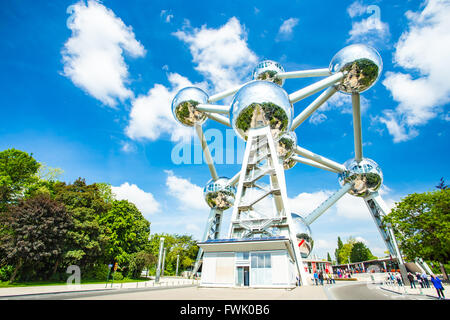 Bruxelles, Belgique - 16 mai 2014 : l'Atomium est un bâtiment à Bruxelles a l'origine construit pour Expo 58, l'1958 Bruxelles Wo Banque D'Images