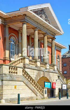 Le Colonnade Old Custom House à Ipswich Waterfront Conference Center converti en rez-de-chaussée & Associated British Ports au-dessus des bureaux UK Suffolk Banque D'Images