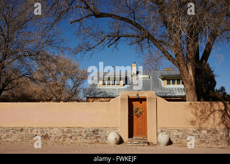 Georgia O'Keeffe chambre clôture et avant de porte, Abiquiu, New Mexico, USA Banque D'Images