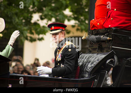 Le prince Harry en transport Banque D'Images