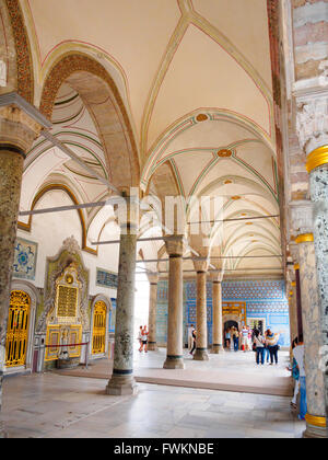 Les colonnades de marbre au Palais de Topkapi Topkapi (Sarayı) à Istanbul, Turquie Banque D'Images