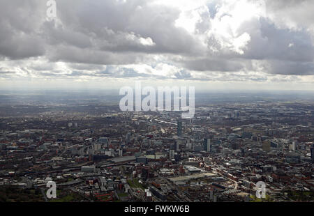 Vue aérienne de ciel au-dessus de la ville de Manchester, Royaume-Uni Banque D'Images