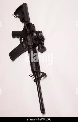 Smith & Wesson M&P15 Rifle avec Vortex StrikeFire II Champ d'application Banque D'Images