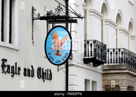 L'aigle et de l'enfant pub en centre-ville d'Oxford. Banque D'Images