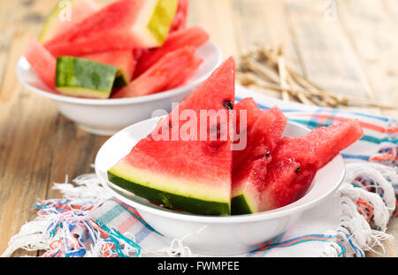 Gros plan des tranches de melon d'eau douce de la plaque. Banque D'Images