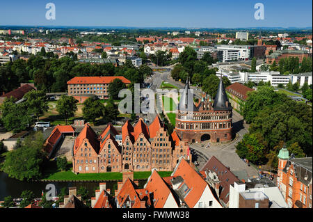 Vue depuis le clocher de l'église Saint Petri sur la ville, Lubeck, Allemagne. Banque D'Images