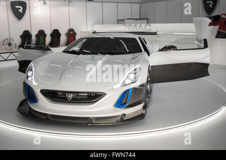 Zagreb, Croatie - Avril 06, 2016 : Supercar électrique Rimac Concept S, l'une des meilleures et la plus rapide voiture électrique au monde. Banque D'Images