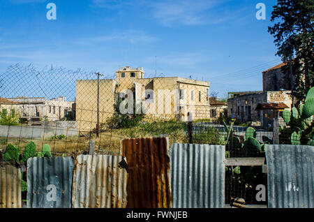 Bâtiments de Varosha, un quart de l'australe ville chypriote de Famagouste. Banque D'Images