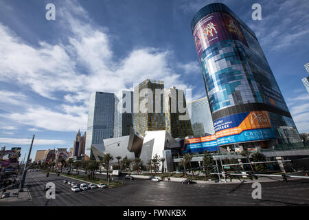 Développement commercial CityCenter et Harmon Hotel tower sur le Strip de Las Vegas, le 23 février 2012 au Paradis, au Nevada. L'Hôtel Harmon a été démantelée en 2014 en raison de vices de construction. Banque D'Images