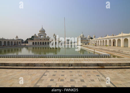 Belle Gurdwara Shri Gurdwara Sahib, Kapal Mochan temple sikh à Bilaspur dans l'Etat indien de l'Haryana. Banque D'Images