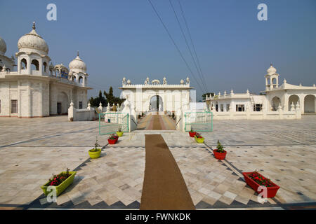 Belle Gurdwara Shri Gurdwara Sahib, Kapal Mochan temple sikh à Bilaspur dans l'Etat indien de l'Haryana. Banque D'Images