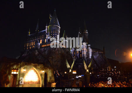 Universal City, CA, USA. 5ème apr 2016. 05 avril 2016 - Universal City, Californie - l'atmosphère. Arrivées de Universal Studios' ''Wizarding World of Harry Potter'' d'ouverture tenue à Universal Studios Hollywood. Crédit photo : Birdie Thompson/AdMedia Crédit : Birdie Thompson/AdMedia/ZUMA/Alamy Fil Live News Banque D'Images
