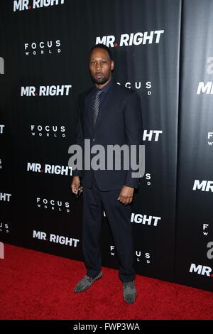 New York, NY, USA. 6ème apr 2016. RZA aux arrivées pour M. DROIT première projection, AMC Loews Lincoln Chease, New York, NY Avril 6, 2016. Credit : Andres Otero/Everett Collection/Alamy Live News Banque D'Images