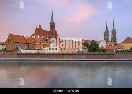 L'Île Tumski Wroclaw vivid coucher du soleil Banque D'Images