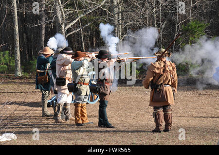 Une reconstitution de la bataille de Cowpens pendant la guerre révolutionnaire américaine. Banque D'Images