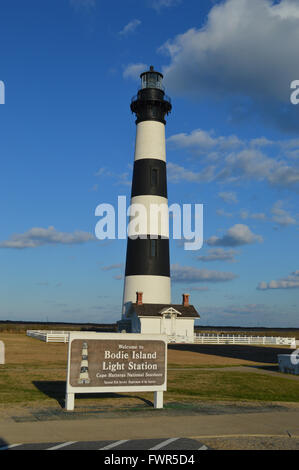 C'est le Bodie Island Lighthouse situé à Nags Head, Caroline du Nord. Banque D'Images