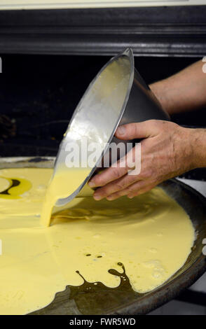 Antica Sciamadda, restaurant typique, Farinata préparation, Gênes, Italie, Europe, Ligury Banque D'Images