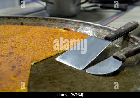 Sciamadda, restaurant typique, Farinata préparation, Gênes, Italie, Europe, Ligury Banque D'Images