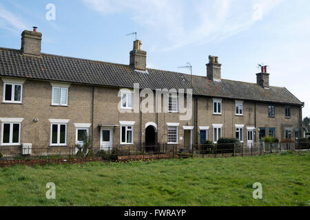 Maisons mitoyennes Wickham Market Suffolk Angleterre Banque D'Images