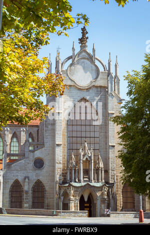 KUTNA HORA, RÉPUBLIQUE TCHÈQUE - 26 août 2015 : l'Eglise de l'Assomption de Notre Dame et de Saint Jean Baptiste est à Kutna Hora, République Tchèque Banque D'Images