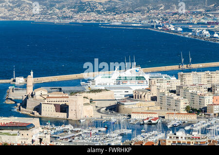 La Joliette, le port et la Tour CGM, Marseille, BDR, France 13 Banque D'Images