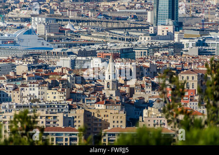 LA JOLIETTE, LE PORT ET LA TOUR CGM, MARSEILLE, BDR 13 FRANCE Banque D'Images