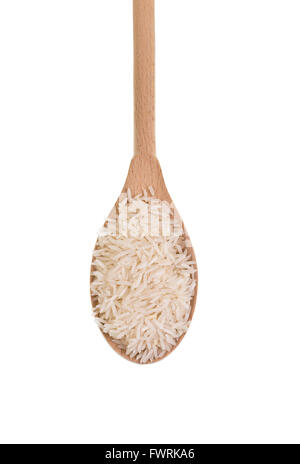 Tas de riz basmati une variété de grain long et svelte du riz aromatique dans une cuillère en bois Banque D'Images