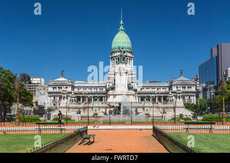 La Plaza Congreso avec le bâtiment du Congrès argentin à Buenos Aires, Argentine, Amérique du Sud. Banque D'Images