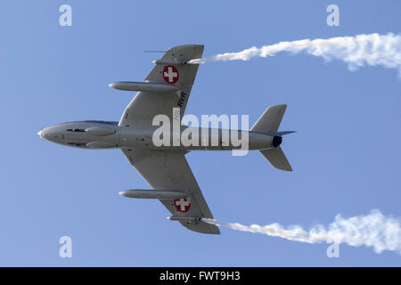 Ancien de l'air Suisse Hawker Hunter T.68 deux avions d'entraînement militaire siège HB-RVR Banque D'Images