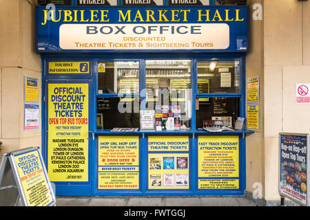 Le marché du jubilé Hall box office et kiosque de billets à Londres Covent Garden, de l'UK Banque D'Images