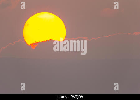 Coucher de soleil sur Lanai vus de Maui Banque D'Images