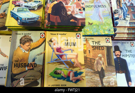 Ladybird books pour adultes de l'affichage de la librairie, Londres Banque D'Images