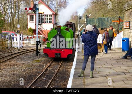 South Tynedale Railway. Coiffure 441 train à vapeur 0-6-2 arrivant à Alston. Alston, Cumbria, Angleterre, Royaume-Uni. Banque D'Images