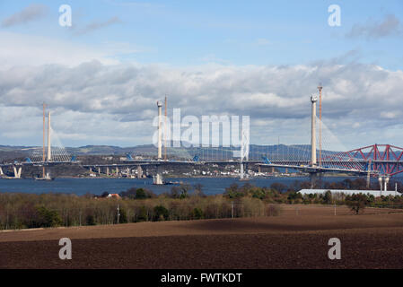 Edinburgh, Ecosse, Royaume-Uni, 06, avril 2016. La nouvelle Queensferry Crossing road pont sur le Forth Estuary vue f Banque D'Images