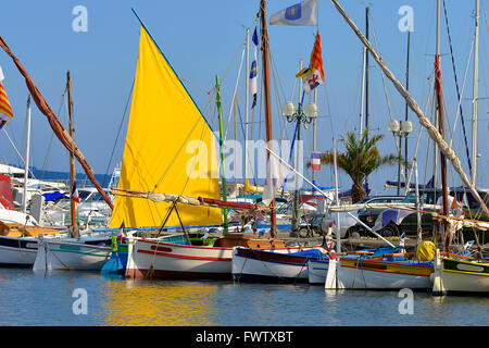 Port of Sanary-sur-Mer, commune in the Var department in the Provence-Alpes-Côte d'Azur region in southeastern France. Banque D'Images