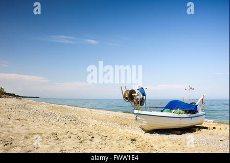 Bateaux de pêcheurs à la plage Banque D'Images