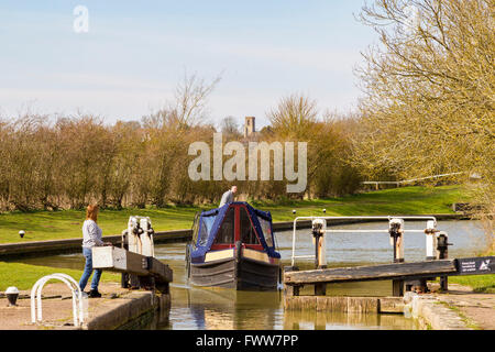 Pas de verrous sur le halage 9 Grand Union Canal, le Northamptonshire. Banque D'Images