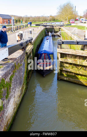 Pas de verrous sur le halage 9 Grand Union Canal, le Northamptonshire. Banque D'Images